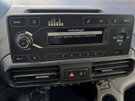 Peugeot Partner 1.2 PureTech Premium BENZINE - 110 Pk - Euro 6 - Airco -Cruise Control ActivLease financial lease