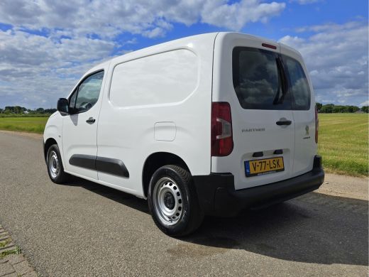 Peugeot Partner 1.2 PureTech Premium BENZINE - 110 Pk - Euro 6 - Airco -Cruise Control ActivLease financial lease