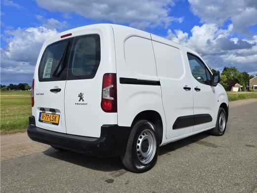 Peugeot Partner 1.2 PureTech Premium BENZINE - 110 Pk - Euro 6 - Airco -Cruise Control ActivLease financial lease
