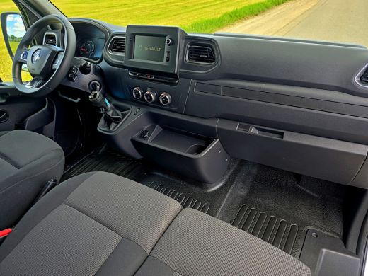 Renault Master T33 2.3 dCi 135 L2 H2 Comfort - 135 Pk - Euro 6 - Navi - Airco - Cruise Control ActivLease financial lease