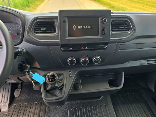 Renault Master T33 2.3 dCi 135 L2 H2 Comfort - 135 Pk - Euro 6 - Navi - Airco - Cruise Control ActivLease financial lease