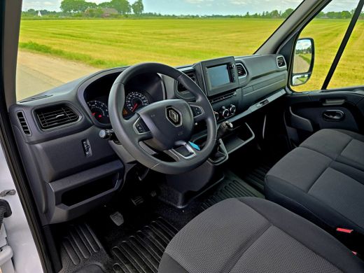 Renault Master T33 2.3 dCi 135 L2 H2 Comfort - 135 Pk - Euro 6 - Navi - Airco - Cruise Control ActivLease financial lease