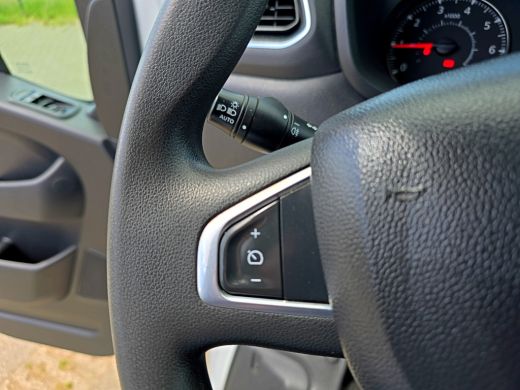 Renault Master T33 2.3 dCi 135 L2 H2 Comfort - 135 Pk - Euro 6 - Navi - Airco - Cruise Control ActivLease financial lease