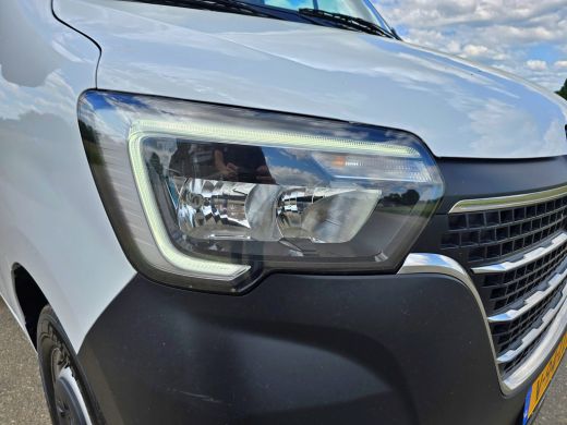 Renault Master T33 2.3 dCi 135 L2 H2 Comfort - 135 Pk - Euro 6 - Navi - Airco - Cruise Control ActivLease financial lease