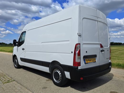 Renault Master T33 2.3 dCi 135 L2 H2 Comfort - 135 Pk - Euro 6 - Navi - Airco - Cruise Control ActivLease financial lease