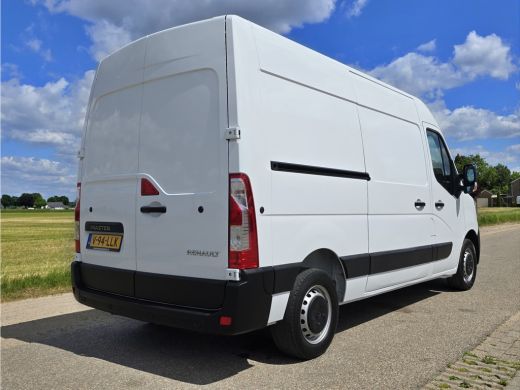 Renault Master T33 2.3 dCi 135 L2 H2 Comfort - 135 Pk - Euro 6 - Navi - Airco - Cruise Control ActivLease financial lease