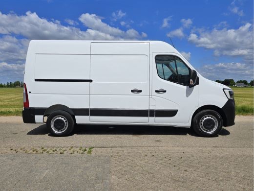 Renault Master T33 2.3 dCi 135 L2 H2 Comfort - 135 Pk - Euro 6 - Navi - Airco - Cruise Control ActivLease financial lease