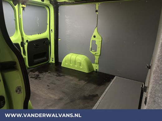 Renault Trafic 1.6 dCi L1H1 Euro6 Airco | Navigatie | Cruisecontrol | Trekhaak | Parkeersensoren Bijrijdersbank ActivLease financial lease