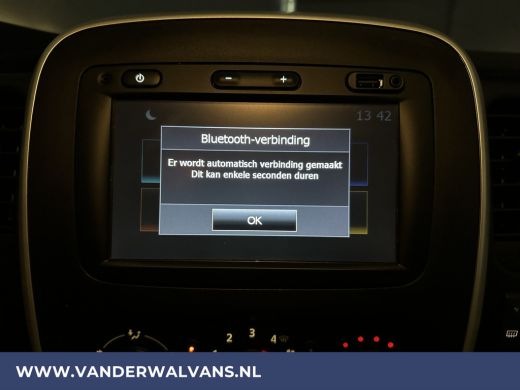 Renault Trafic 1.6 dCi L1H1 Euro6 Airco | Navigatie | Cruisecontrol | Trekhaak | Parkeersensoren Bijrijdersbank ActivLease financial lease