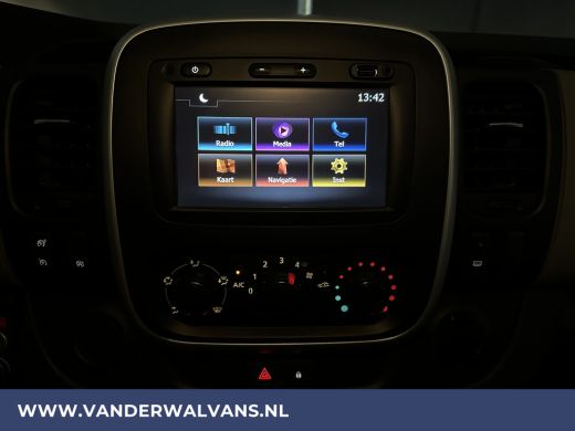 Renault Trafic 1.6 dCi L1H1 Euro6 Airco | Navigatie | Cruisecontrol | Trekhaak | Parkeersensoren Bijrijdersbank ActivLease financial lease