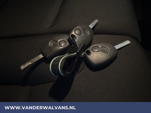 Renault Trafic 1.6 dCi L1H1 Euro6 Airco | Navigatie | Cruisecontrol | Trekhaak | Parkeersensoren Bijrijdersbank ActivLease financial lease