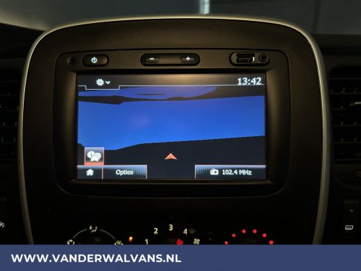 Renault Trafic 1.6 dCi L1H1 Euro6 Airco | Navigatie | Cruisecontrol | Trekhaak | Parkeersensoren Bijrijdersbank ActivLease financial lease
