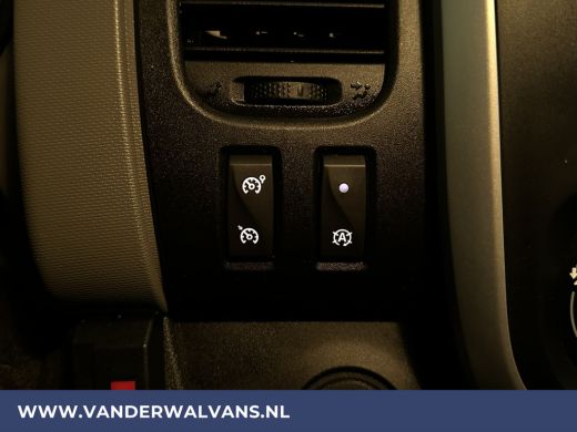 Renault Trafic 1.6 dCi L1H1 Euro6 Airco | Navigatie | Cruisecontrol | Trekhaak | Parkeersensoren Bijrijdersbank ActivLease financial lease