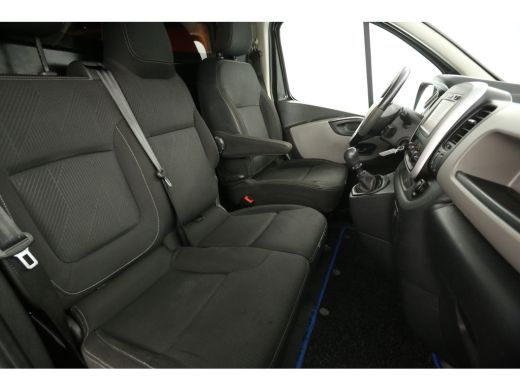 Renault Trafic 1.6 dCi T29 L1H1 Airco Cruise Navigatie Trekhaak 17"LMV PDC 3 Persoons ActivLease financial lease