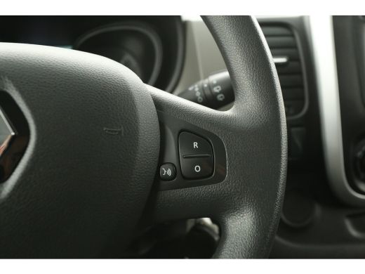 Renault Trafic 1.6 dCi T29 L2H1 | Dubbele Cabine |  6 Persoons | Airco Cruise Navigatie PDC Trekhaak 18"LMV ActivLease financial lease