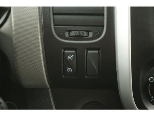 Renault Trafic 1.6 dCi T29 L2H1 | Dubbele Cabine |  6 Persoons | Airco Cruise Navigatie PDC Trekhaak 18"LMV ActivLease financial lease