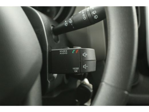 Renault Trafic 1.6 dCi T29 L2H1 | Dubbele Cabine |  6 Persoons | Airco Cruise Navigatie PDC Trekhaak 18"LMV ActivLease financial lease