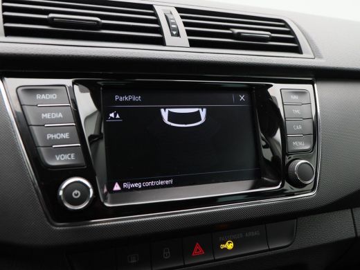 Skoda Fabia Combi 1.0 TSi Automaat Ambition | Cruise Control | CarPlay | Navigatie | Bluetooth | 15 Inch | 62... ActivLease financial lease