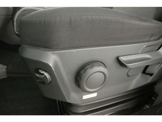 Volkswagen Crafter 35 2.0 TDI L3H2 141PK DSG Automaat Airco Camera Carplay Cruise Navigatie 3 Persoons Elektrpakket ActivLease financial lease