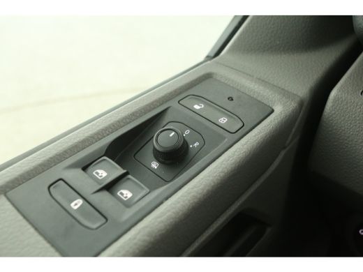 Volkswagen Transporter 2.0 TDI L2H1 150PK DSG Automaat Airco Cruise Carplay Navigatie PDC Elektrpakket ActivLease financial lease