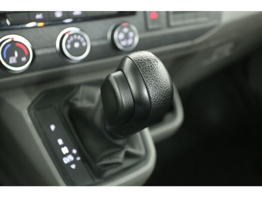 Volkswagen Transporter 2.0 TDI L2H1 150PK DSG Automaat Airco Cruise Carplay Navigatie PDC Elektrpakket ActivLease financial lease