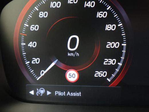 Volvo  XC90 2.0 T8 RECHARGE 390 PK R-DESIGN 7-PERS. + WEGKL. TREKHAAK | STUURVERW. | APPLE CARPLAY ActivLease financial lease
