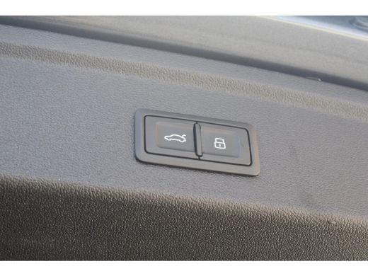 Audi A3 Sportback 45 TFSI e S ed. Comp. PANO | ACC| S-line | Park Ass. | Dode hoek | Stoel VW ActivLease financial lease