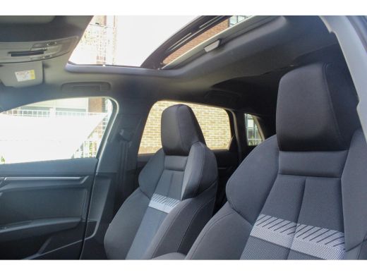 Audi A3 Sportback 45 TFSI e S ed. Comp. PANO | ACC| S-line | Park Ass. | Dode hoek | Stoel VW ActivLease financial lease