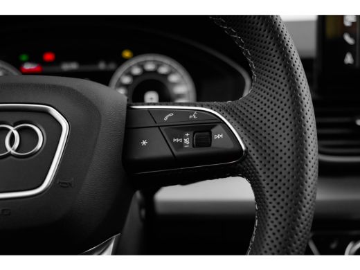 Audi Q5 50 TFSI e S edition Competition I Panoramadak I Luchtvering I Trekhaak | Rondomzicht camera | Ele... ActivLease financial lease