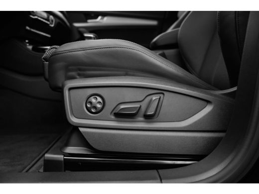 Audi Q5 50 TFSI e S edition Competition I Panoramadak I Luchtvering I Trekhaak | Rondomzicht camera | Ele... ActivLease financial lease