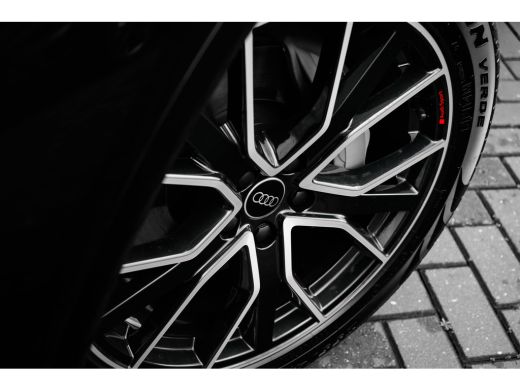 Audi Q5 50 TFSI e S edition Competition I Panoramadak I Luchtvering I Trekhaak | Rondomzicht camera | Ele... ActivLease financial lease