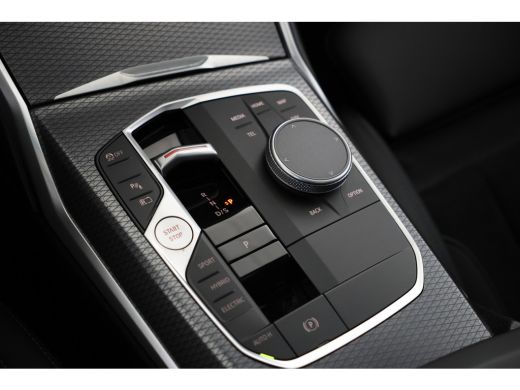 BMW 3 Serie Touring 330e BTW AUTO, Apple Carplay, Harman Kardon, Alcantara ActivLease financial lease