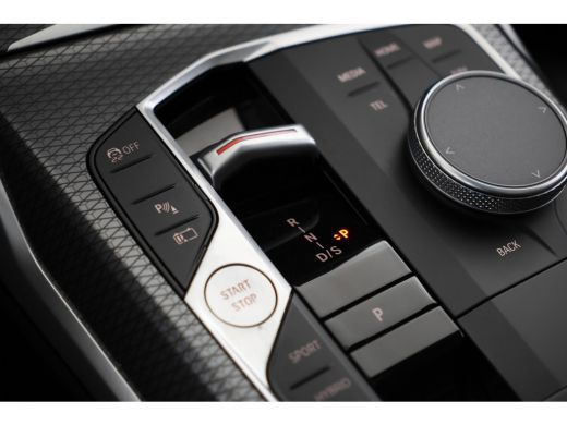 BMW 3 Serie Touring 330e BTW AUTO, Apple Carplay, Harman Kardon, Alcantara ActivLease financial lease