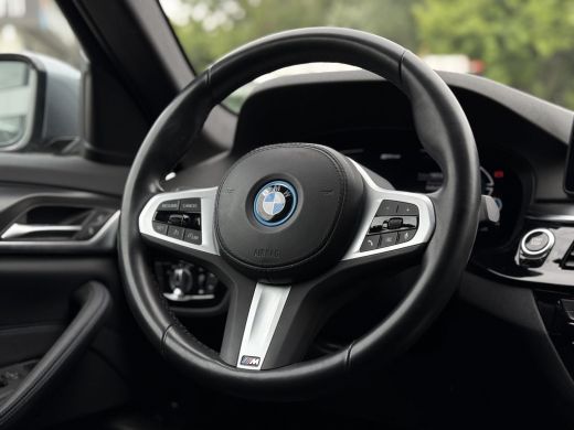 BMW 5 Serie 520e Aut. Hybrid M-Sport Xenon-LED | Navi | BMW Laser | Alcantara | ActivLease financial lease