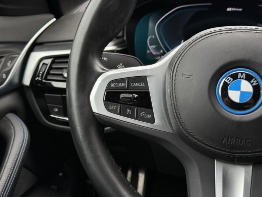 BMW 5 Serie 520e Aut. Hybrid M-Sport Xenon-LED | Navi | BMW Laser | Alcantara | ActivLease financial lease