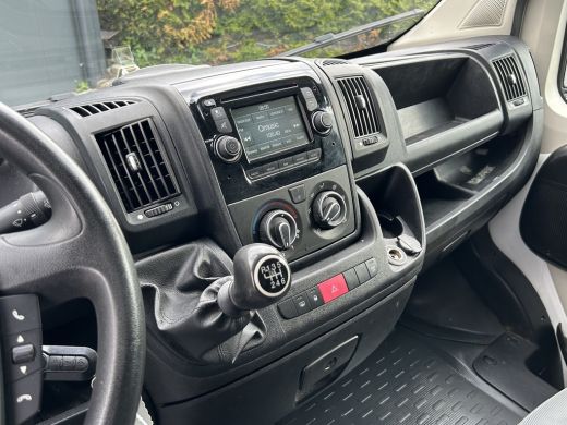 Citroën Jumper 35 2.2 HDI 131 PK ZWAAR / 1e EIG. / L2H2 / AIRCO / NAVI / BLUETOOTH / 3 TONS TREKHAAK / INRICHTING ActivLease financial lease