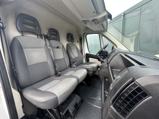 Citroën Jumper 35 2.2 HDI 131 PK ZWAAR / 1e EIG. / L2H2 / AIRCO / NAVI / BLUETOOTH / 3 TONS TREKHAAK / INRICHTING ActivLease financial lease