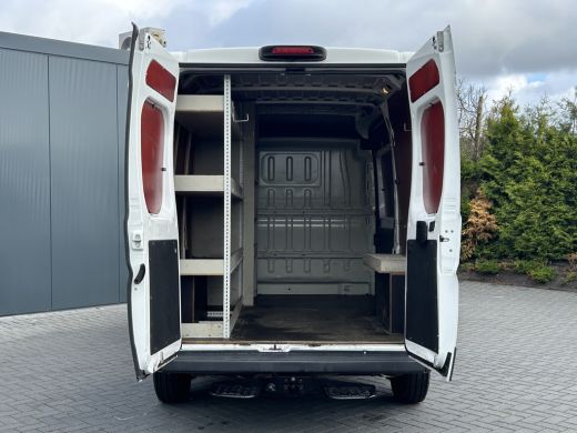 Citroën Jumper 35 2.2 HDI 131 PK ZWAAR / 1e EIG. / L2H2 / AIRCO / NAVI / BLUETOOTH / 3 TONS TREKHAAK / INRICHTING ActivLease financial lease