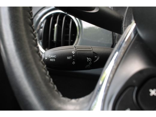 Fiat 500 1.2 Young | NL-AUTO! | DEALER OH! | NAVI (APPLE CARPLAY & ANDROID AUTO) | CRUISE | ALL-SEASON | A... ActivLease financial lease