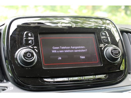 Fiat 500 1.2 Young | NL-AUTO! | DEALER OH! | NAVI (APPLE CARPLAY & ANDROID AUTO) | CRUISE | ALL-SEASON | A... ActivLease financial lease