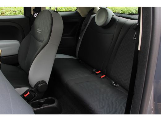 Fiat 500 1.2 Young | NL-AUTO! | DEALER OH! | NAVI (APPLE CARPLAY & ANDROID AUTO) | CRUISE | ALL-SEASON | A... ActivLease financial lease