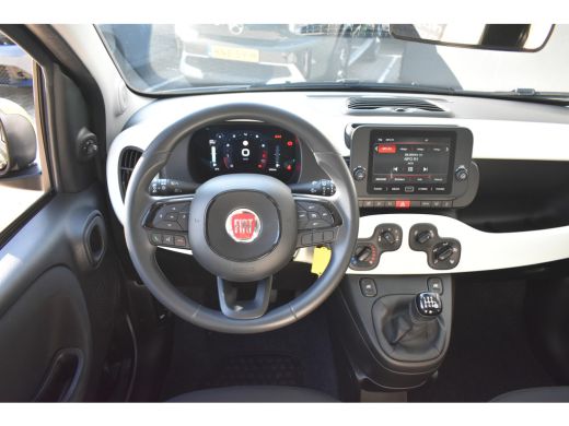 Fiat Panda 1.0 Hybrid Pandina | Navigatie | Lane-Assist | Regensensor | Mistlampen | DAB+ | Parkeersensoren ... ActivLease financial lease