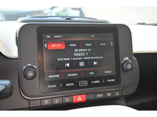 Fiat Panda 1.0 Hybrid Pandina | Navigatie | Lane-Assist | Regensensor | Mistlampen | DAB+ | Parkeersensoren ... ActivLease financial lease