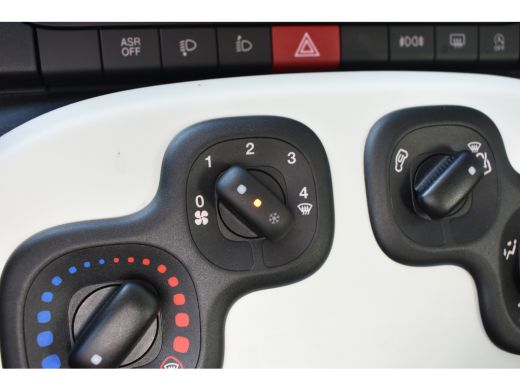 Fiat Panda 1.0 Hybrid Pandina | Navigatie | Lane-Assist | Regensensor | Mistlampen | DAB+ | Parkeersensoren ... ActivLease financial lease