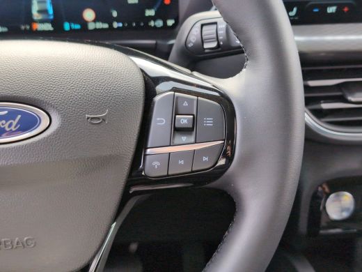 Ford Kuga 2.5 PHEV Titanium | Achteruitrijcamera | Bots waarschuwing systeem | Draadloze telefoonlader ActivLease financial lease