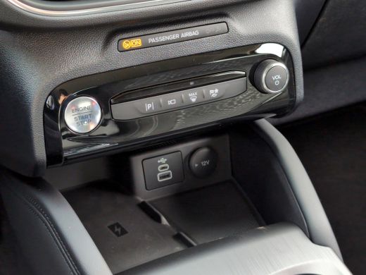 Ford Kuga 2.5 PHEV Titanium | Achteruitrijcamera | Bots waarschuwing systeem | Draadloze telefoonlader ActivLease financial lease