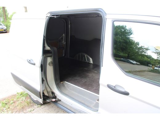 Ford Transit Connect 1.5EB L2 | NL-AUTO! | DEALER OH! | NAVI | CAMERA | CRUISE | 1 EIGENAAR! | PARKEERSENSOREN | VOORR... ActivLease financial lease