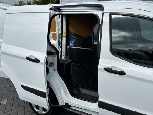Ford Transit Courier 1.5 TDCI / L1H1 / 1e EIGENAAR / 62.463 KM / AIRCO / CRUISE / NAVI ActivLease financial lease