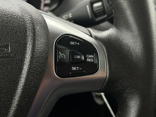 Ford Transit Courier 1.5 TDCI / L1H1 / 1e EIGENAAR / 62.463 KM / AIRCO / CRUISE / NAVI ActivLease financial lease