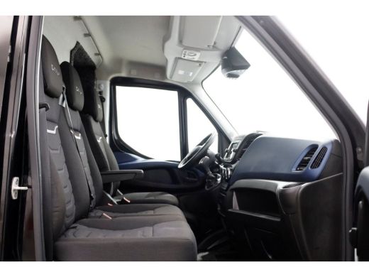 Iveco Daily 40C18 3.0 180pk L2H2 HiMatic Automaat LED/Inrichting/Trekhaak 3500kg 03-2021 ActivLease financial lease